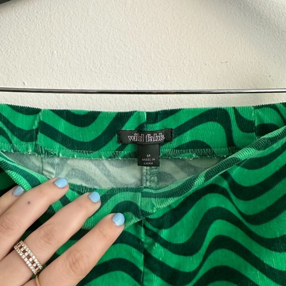 Wild Fable Green Stretch Corduroy Flare Bell Bottom 70’s Vintage Style Pants - Picture 4 of 5